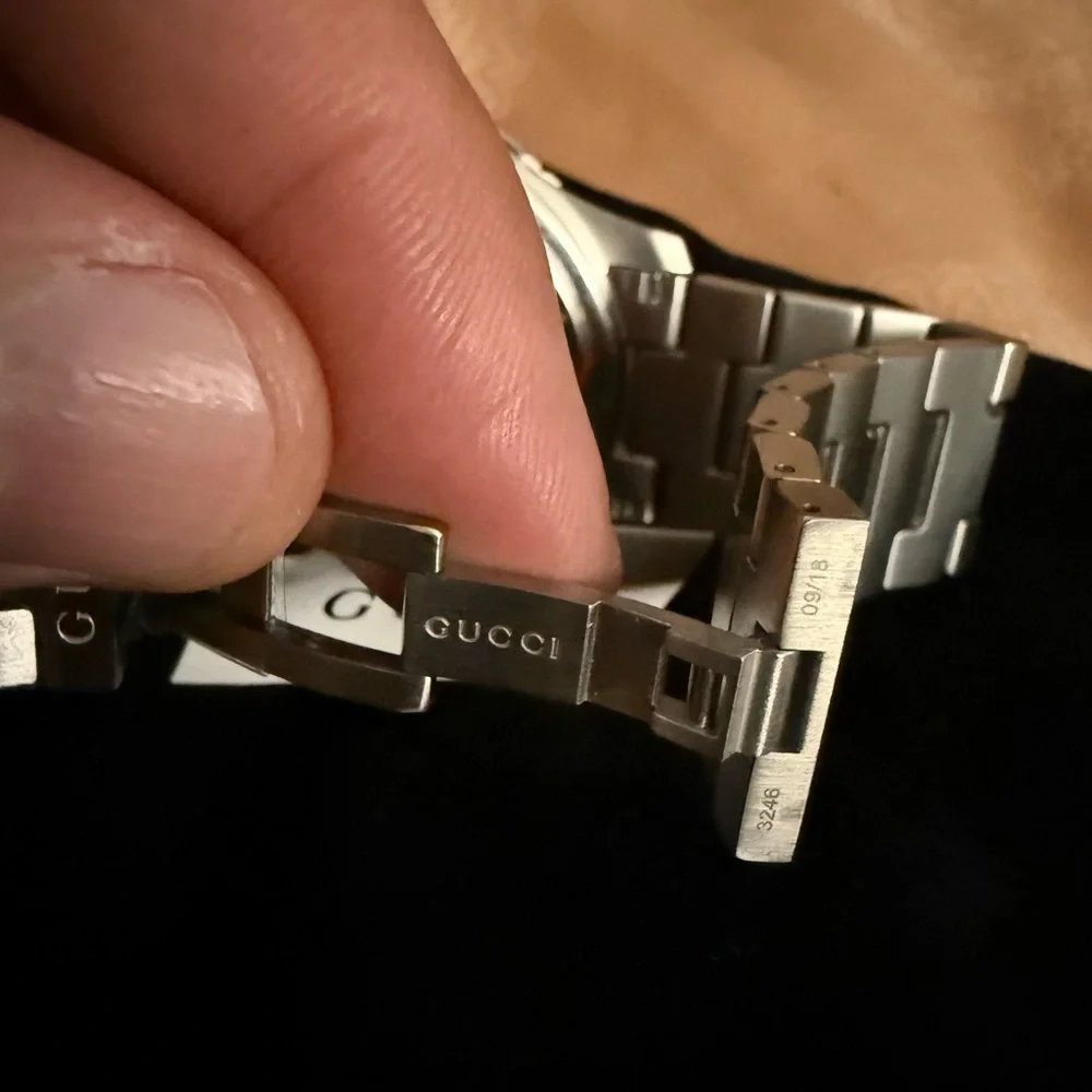 Gucci Watch YA126278